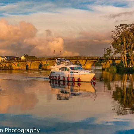 Bartra * Carrick on Shannon